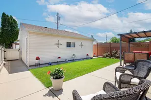 6335 N Karlov Ave, Chicago, IL 60646 - Photo 22