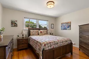6335 N Karlov Ave, Chicago, IL 60646 - Photo 10