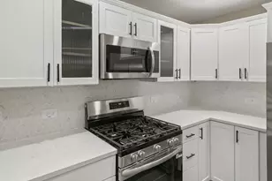 947 E 169th St, South Holland, IL 60473 - Photo 10