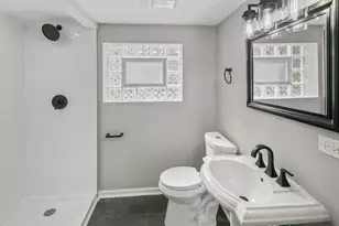 947 E 169th St, South Holland, IL 60473 - Photo 14