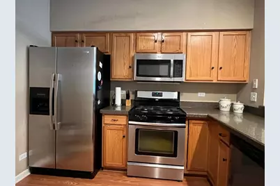 2927 Stonewater Drive #2927, Naperville, IL 60564 - Photo 2