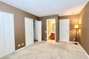 2927 Stonewater Dr, Naperville, IL 60564 - Photo 8
