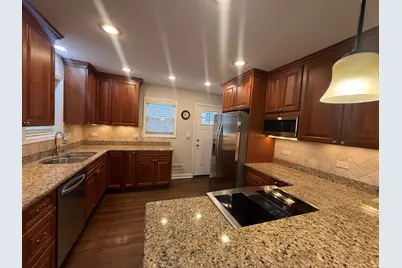 611 E Davis Street, Arlington Heights, IL 60005 - Photo 6