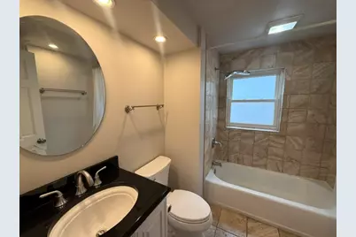 611 E Davis Street, Arlington Heights, IL 60005 - Photo 12