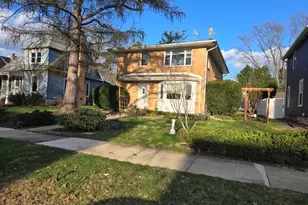 722 N Center St, Naperville, IL 60563 - Photo 2