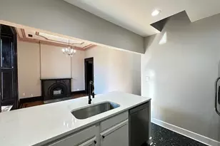 238 S Ashland Ave, Chicago, IL 60607 - Photo 4