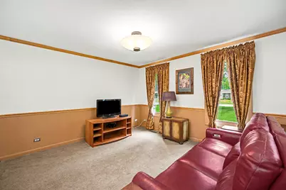 1970 Nottingham Lane, Wheaton, IL 60189 - Photo 4