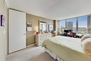 655 W Irving Park Rd, Chicago, IL 60613 - Photo 10