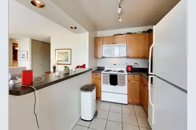 655 W Irving Park Road #1915, Chicago, IL 60613 - Photo 8