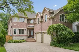 5054 W Berwyn Ave, Chicago, IL 60630 - Photo 1