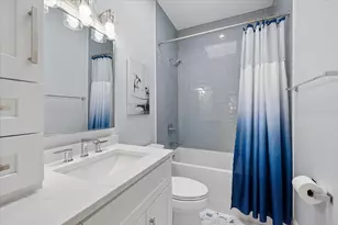 5054 W Berwyn Ave, Chicago, IL 60630 - Photo 18