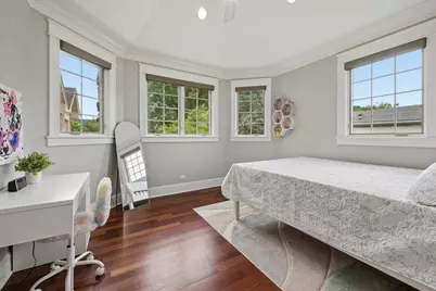 5054 W Berwyn Avenue, Chicago, IL 60630 - Photo 16