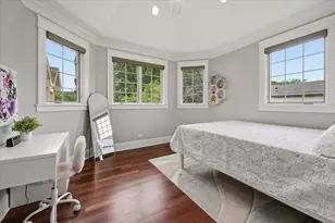 5054 W Berwyn Ave, Chicago, IL 60630 - Photo 16