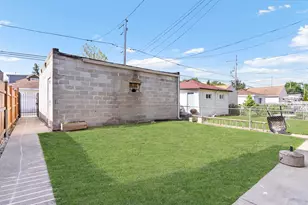 4131 W Nelson St, Chicago, IL 60641 - Photo 22