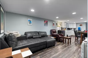 4131 W Nelson St, Chicago, IL 60641 - Photo 18