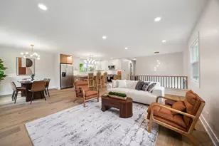 1030 Cobble Hill Ct, Hoffman Estates, IL 60169 - Photo 4