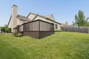 201 Bingham Cir, Mundelein, IL 60060 - Photo 24