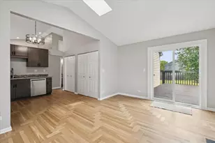 201 Bingham Cir, Mundelein, IL 60060 - Photo 12