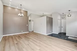 201 Bingham Cir, Mundelein, IL 60060 - Photo 10