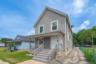 1307 E Cass St, Joliet, IL 60432 - Photo 2