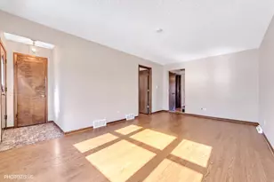 7847 Mason Ave, Burbank, IL 60459 - Photo 6