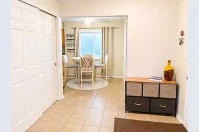 1342 S 14th Street #B2, Saint Charles, IL 60174 - Photo 4