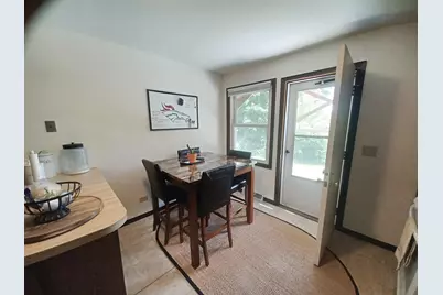 855-857 Rhodes Street, Woodstock, IL 60098 - Photo 10