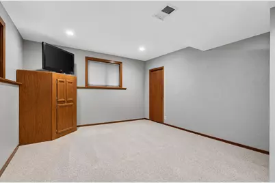 10205 Sharon Lane, Hebron, IL 60034 - Photo 18