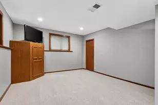 10205 Sharon Ln, Hebron, IL 60034 - Photo 18