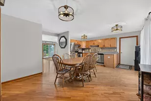 10205 Sharon Ln, Hebron, IL 60034 - Photo 4