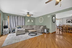 10205 Sharon Ln, Hebron, IL 60034 - Photo 10