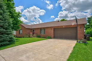 10205 Sharon Ln, Hebron, IL 60034 - Photo 2