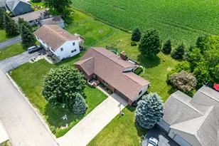 10205 Sharon Ln, Hebron, IL 60034 - Photo 1
