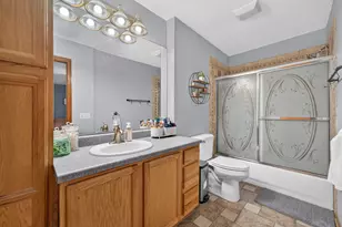 10205 Sharon Ln, Hebron, IL 60034 - Photo 12