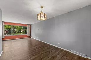 1916 E Yuma Ln, Mount Prospect, IL 60056 - Photo 6