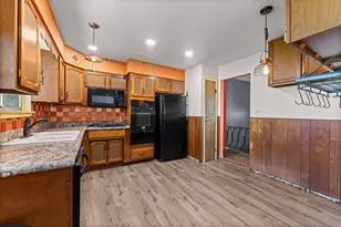 1916 E Yuma Ln, Mount Prospect, IL 60056 - Photo 8
