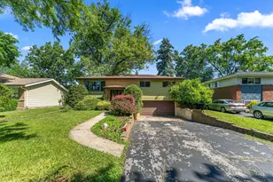 1916 E Yuma Ln, Mount Prospect, IL 60056 - Photo 1