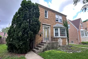 5038 N Mango Ave, Chicago, IL 60630 - Photo 2