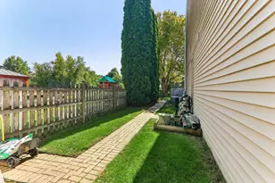 1965 Merlot Ct, Wheeling, IL 60090 - Photo 28