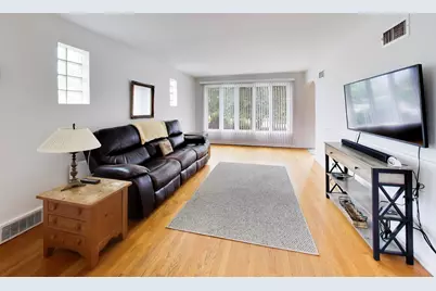 6040 N Niagara Avenue, Chicago, IL 60631 - Photo 2
