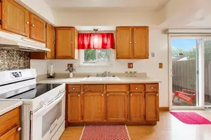 2093 Euclid Ct, Richton Park, IL 60471 - Photo 8