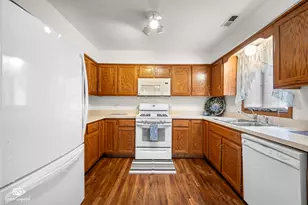 2417 Par Four Ct, Joliet, IL 60436 - Photo 8