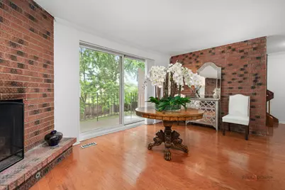 1111 S Waukegan Road #4, Lake Forest, IL 60045 - Photo 6