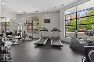 859 W Erie St, Chicago, IL 60642 - Photo 18