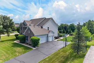 433 Kay St, Crystal Lake, IL 60014 - Photo 2