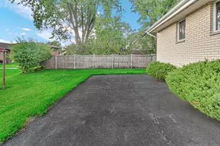325 Wintree Ln, New Lenox, IL 60451 - Photo 22