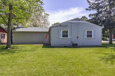 309 W Torrance Avenue, Pontiac, IL 61764 - Photo 6