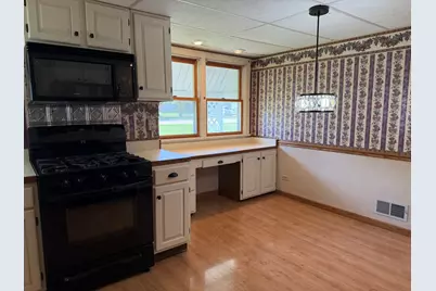 708 E Glover Street, Ottawa, IL 61350 - Photo 8
