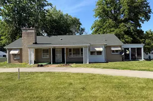708 E Glover St, Ottawa, IL 61350 - Photo 2