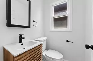 8218 S Yates Blvd, Chicago, IL 60617 - Photo 12